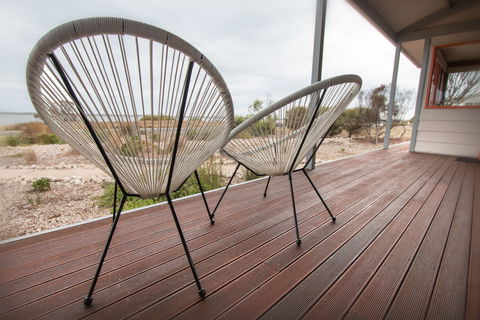 Coorong Aurora - Breathtaking Waterfront Escape - Goulburn Accommodation 2