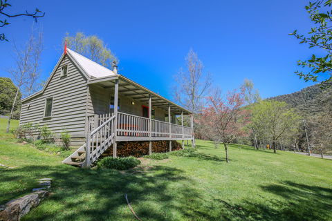Crabapple Cottage - Goulburn Accommodation 0