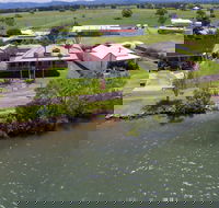 Cranford Waterfront Cottage - Goulburn Accommodation