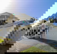 Flexi Five- Belmont - Goulburn Accommodation