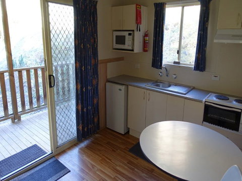 Grove Creek Cabins - Goulburn Accommodation 1