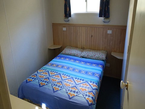 Grove Creek Cabins - Goulburn Accommodation 2