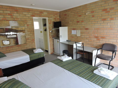 Hotel Motel 5 - Goulburn Accommodation 2