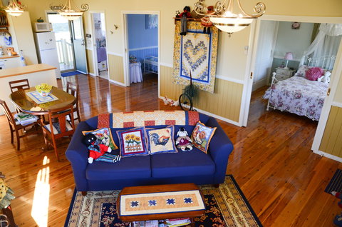 Milford Country Cottages - Goulburn Accommodation 0