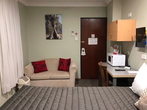 Roydons Motor Inn - Goulburn Accommodation 2