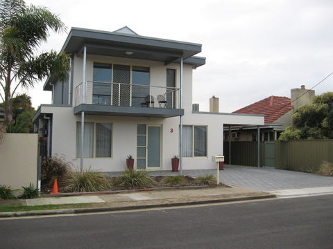 Sandrift Beach House - Goulburn Accommodation 0