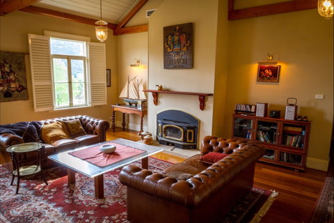 Tizzana Winery Bed And Breakfast - Goulburn Accommodation 1