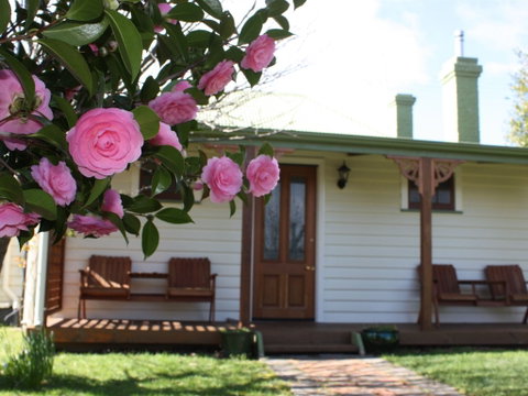 Westbury Gingerbread Cottages - The - Goulburn Accommodation 1