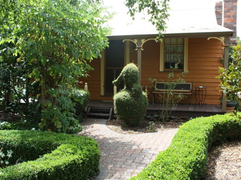 Westbury Gingerbread Cottages - The - Goulburn Accommodation 2