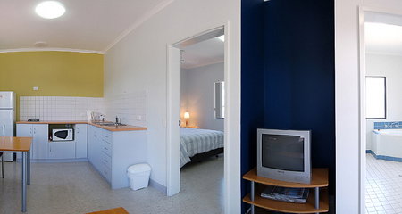 Mandurah Ocean Marina Chalets - Goulburn Accommodation 3