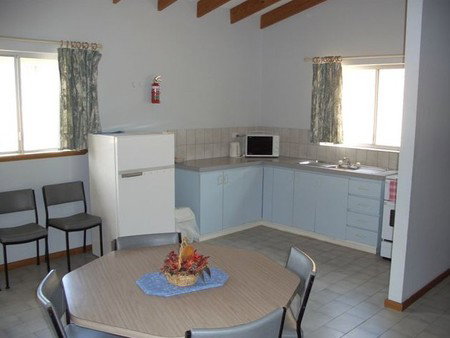 Cervantes Holiday Homes & Units - Goulburn Accommodation 1