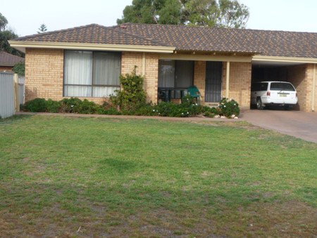 Cervantes Holiday Homes & Units - Goulburn Accommodation 5