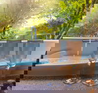 Adelaide Hills Retreats - The Nest - Goulburn Accommodation