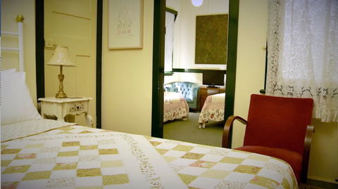Chalet Guesthouse And Studio - Goulburn Accommodation 1