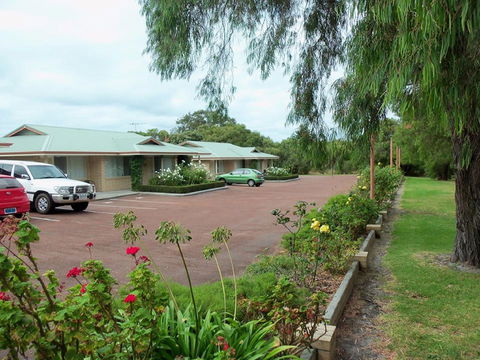 Emu Point Motel - Goulburn Accommodation 0