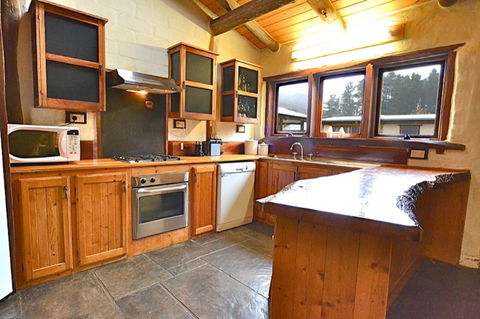 Feathertop Retreat - Goulburn Accommodation 0