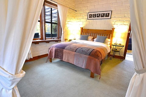 Feathertop Retreat - Goulburn Accommodation 2