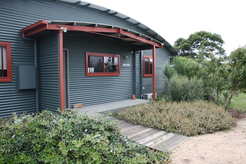 Frog Gully Cottages - Goulburn Accommodation 0