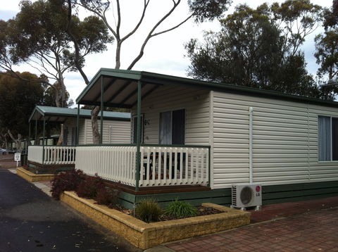 Lake Albert Caravan Park, Meningie SA - Goulburn Accommodation 0