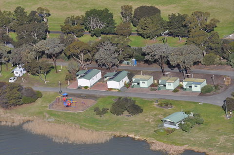 Lake Albert Caravan Park, Meningie SA - Goulburn Accommodation 1