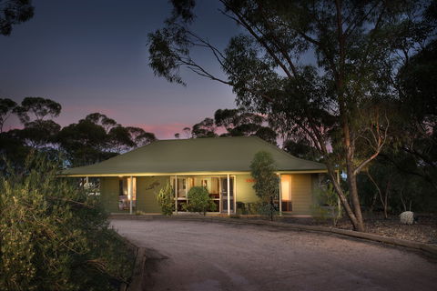 Riverbush Cottages - Goulburn Accommodation 0