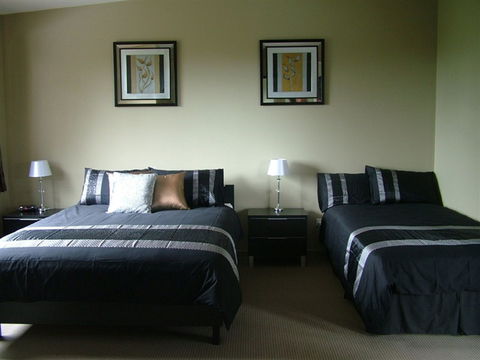 Sacred Mountain Retreat - Goulburn Accommodation 0