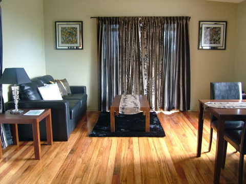 Sacred Mountain Retreat - Goulburn Accommodation 1