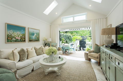 Stylish Interiors In The Bay - Goulburn Accommodation 0