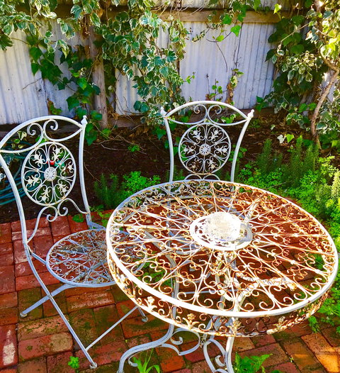 3 Divas Accommodation - The Moscato Cottage - Goulburn Accommodation 2