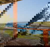 Absolute Oceanfront Cottage - Goulburn Accommodation