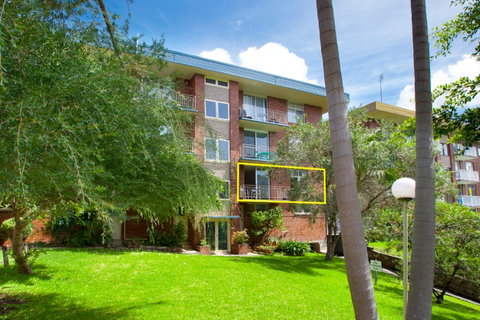 Bikini - Goulburn Accommodation 2