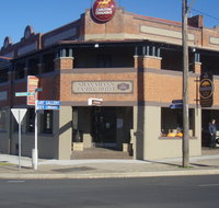 Family Hotel - Goulburn Accommodation