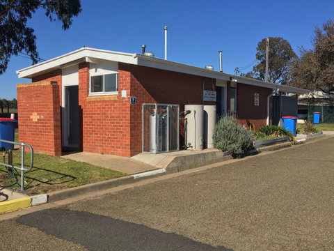 Harden Caravan Park - Goulburn Accommodation 2