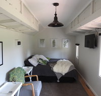 Miners Ridge Vineyard Railway Carriage BB - Goulburn Accommodation