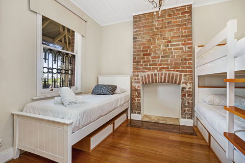 Newcastle Executive Homes - Oceanview Terrace - Goulburn Accommodation 2