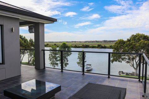 River Devine  White Sands Murray Bridge - Goulburn Accommodation 0