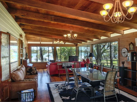 Riverside Holiday Retreat Yamba - Goulburn Accommodation 2