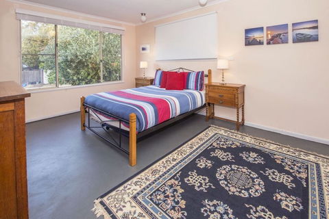 Swell Shack - Goulburn Accommodation 2