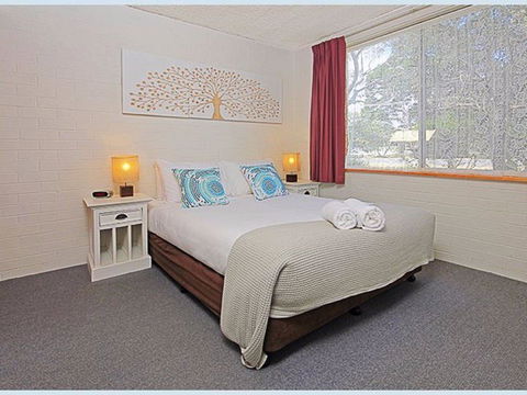 The Lodge Broulee - Goulburn Accommodation 0