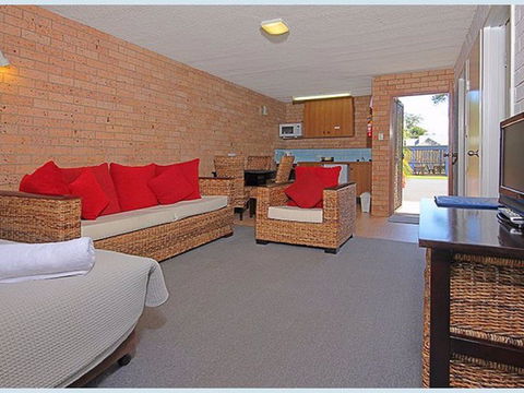 The Lodge Broulee - Goulburn Accommodation 2