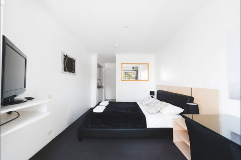 The Manly Hotel Est. 1964 - Goulburn Accommodation 0
