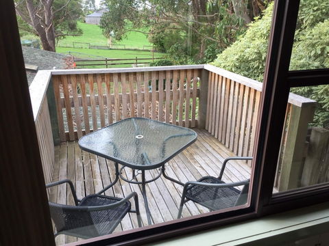 White Hawk Accommodation - Goulburn Accommodation 2