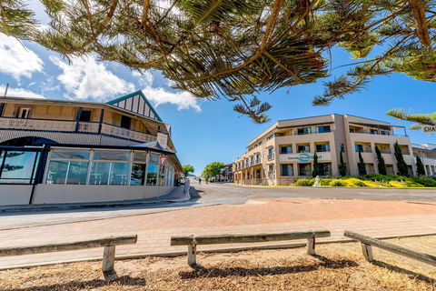 Aurora Ozone Hotel - Goulburn Accommodation 0