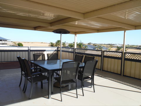 Deck To Sea - Goulburn Accommodation 0