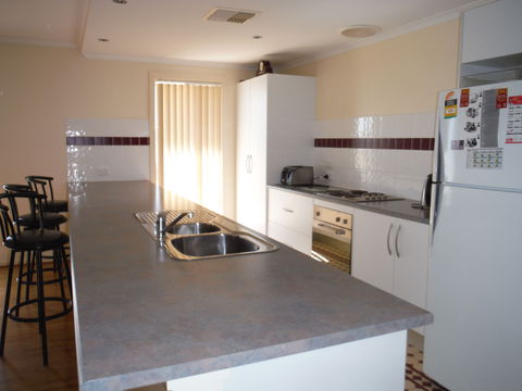 Deck To Sea - Goulburn Accommodation 1