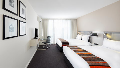 Holiday Inn Warwick Farm - Goulburn Accommodation 1