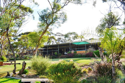 River Boat Road Cadell -River Shack Rentals - Goulburn Accommodation 0