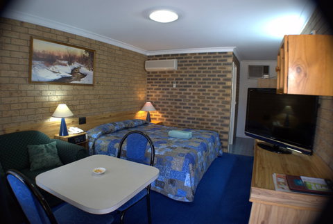 Settlers Motor Inn - Goulburn Accommodation 1