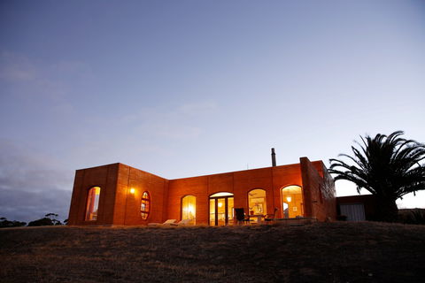 Sky House LifeTime Private Retreats - Goulburn Accommodation 0