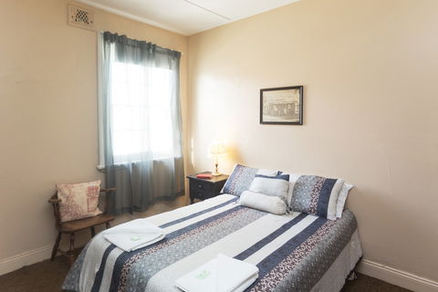 Southern Railway Hotel - Goulburn Accommodation 2